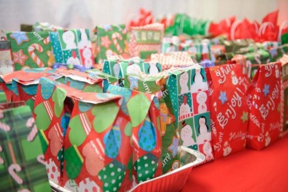 moore_christmas_carnival_20111213_1001