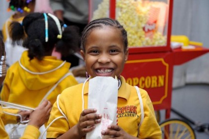 moore_christmas_carnival_20111213_1094