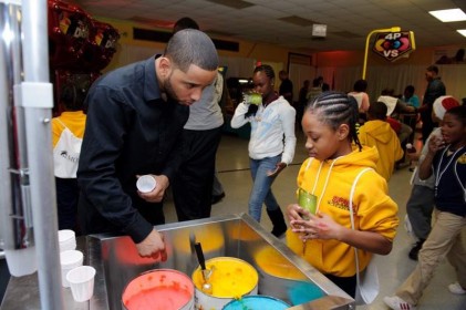 moore_christmas_carnival_20111213_1253