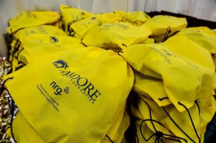 moore_family_christmas_20121211_1001